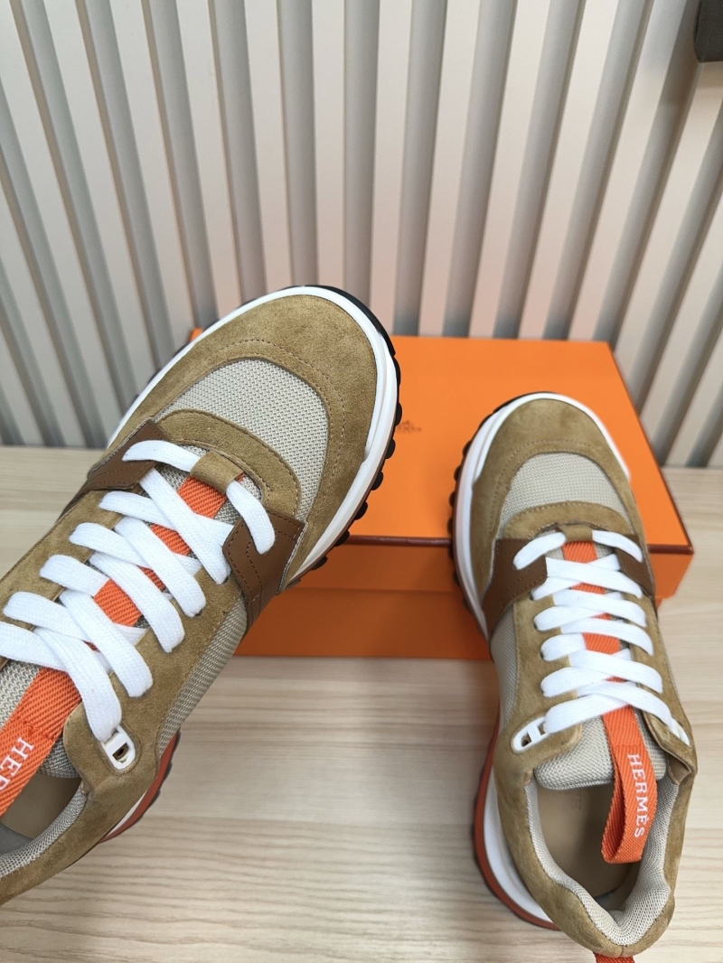 H**me5 sneaker